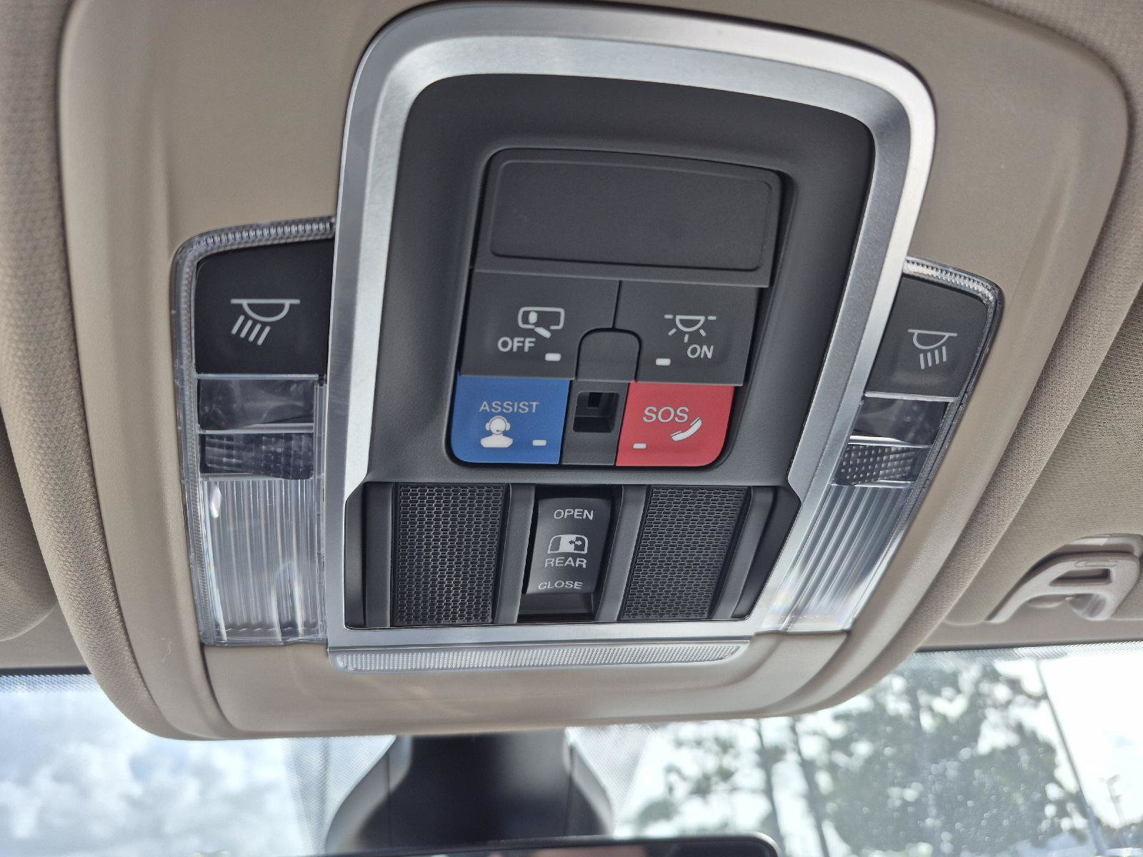 Used 2022 RAM 2500 Laramie AWD/4WD image 6