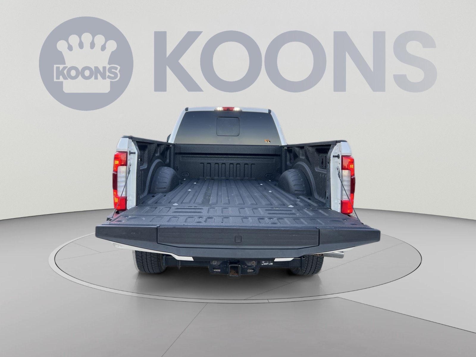 Certified 2019 Ford F250 Platinum w/ Platinum Ultimate Package AWD/4WD image 27
