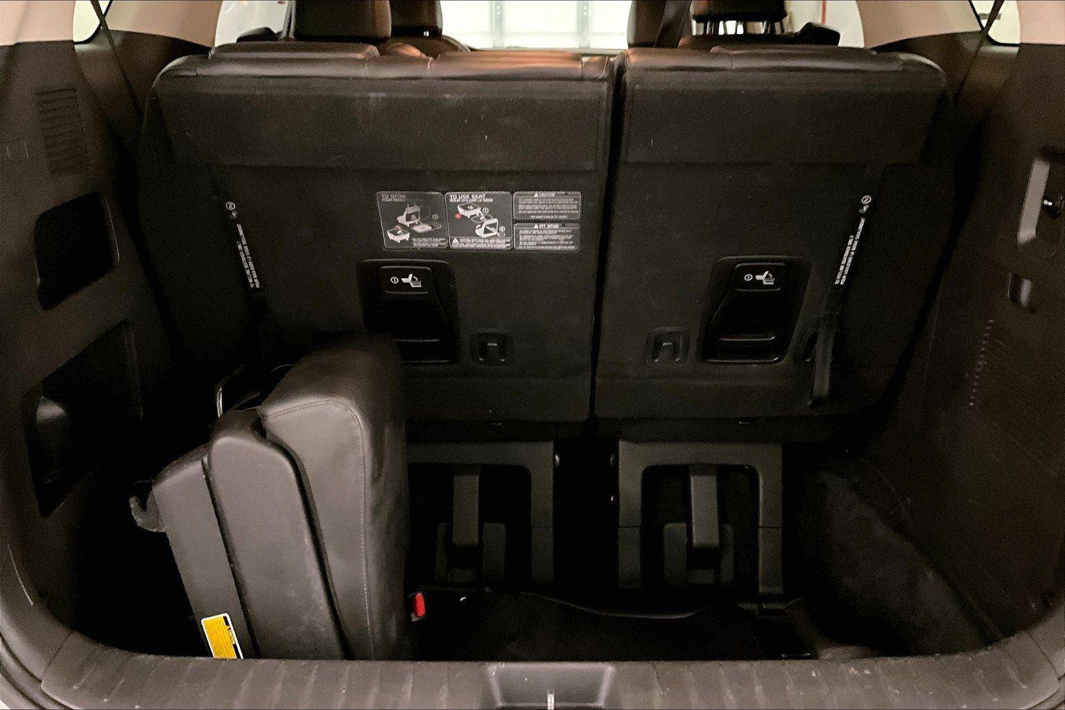 Used 2022 Kia Carnival LX image 35