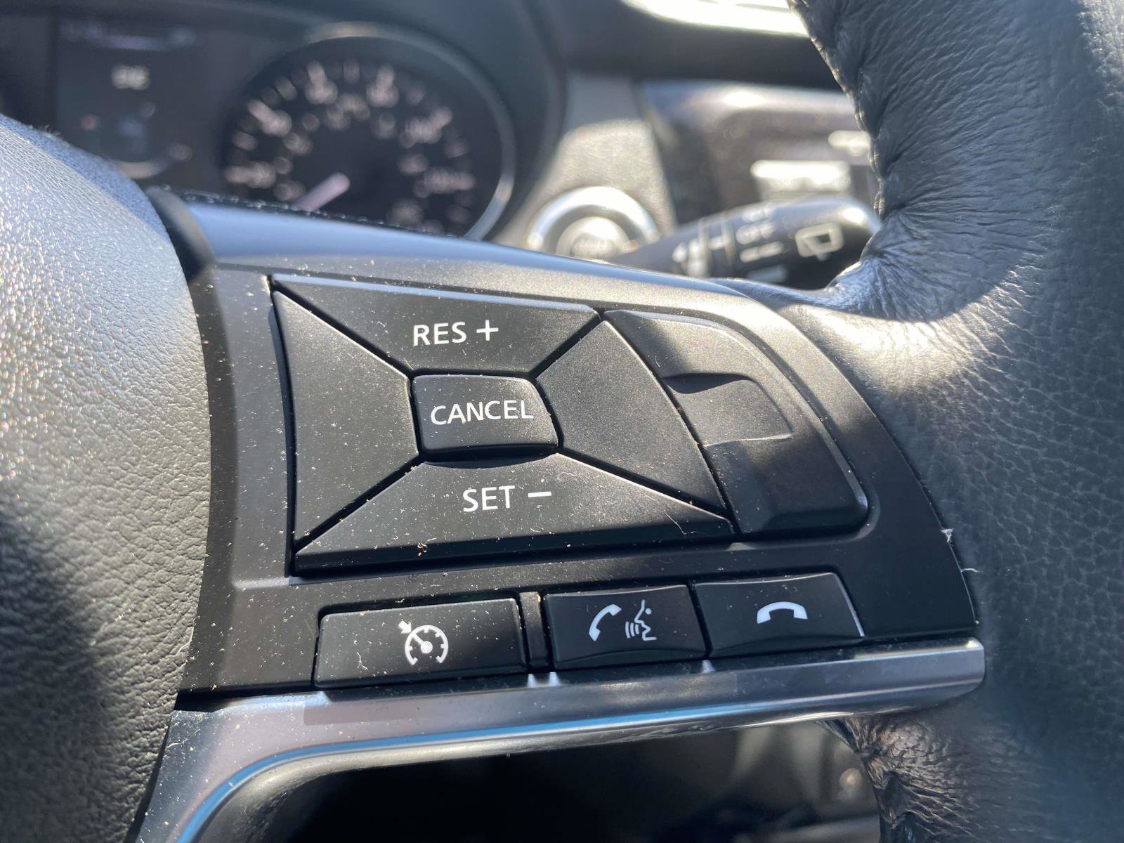 Used 2017 Nissan Rogue SV w/ SV Premium Package FWD image 21