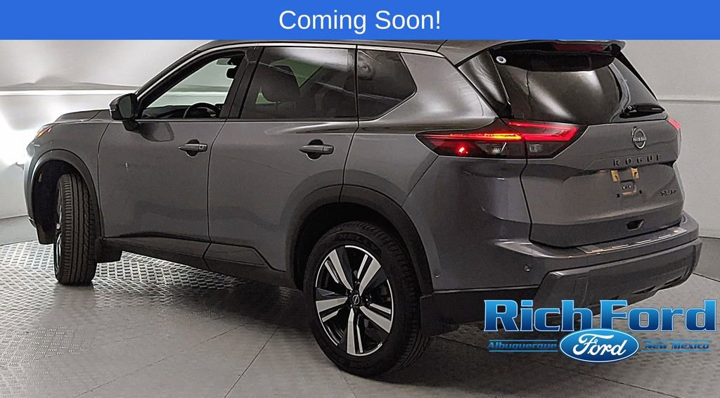 Used 2024 Nissan Rogue SL image 4