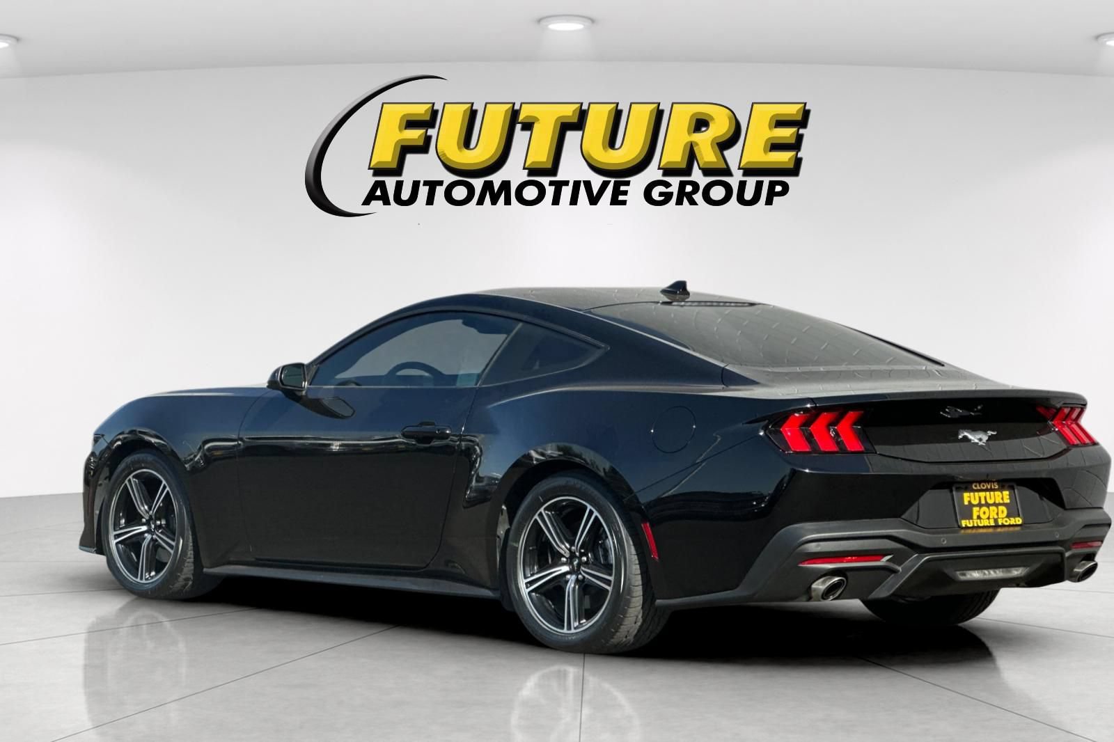 Certified 2024 Ford Mustang Coupe RWD image 5