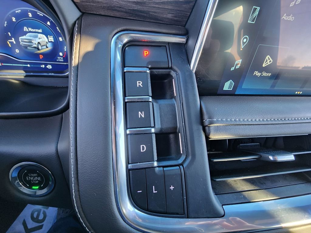 Used 2023 Chevrolet Tahoe Z71 w/ Luxury Package image 13