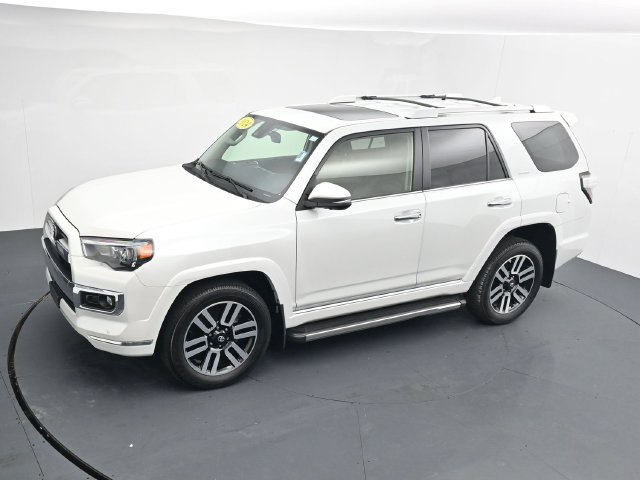 Used 2024 Toyota 4Runner Limited AWD/4WD image 31