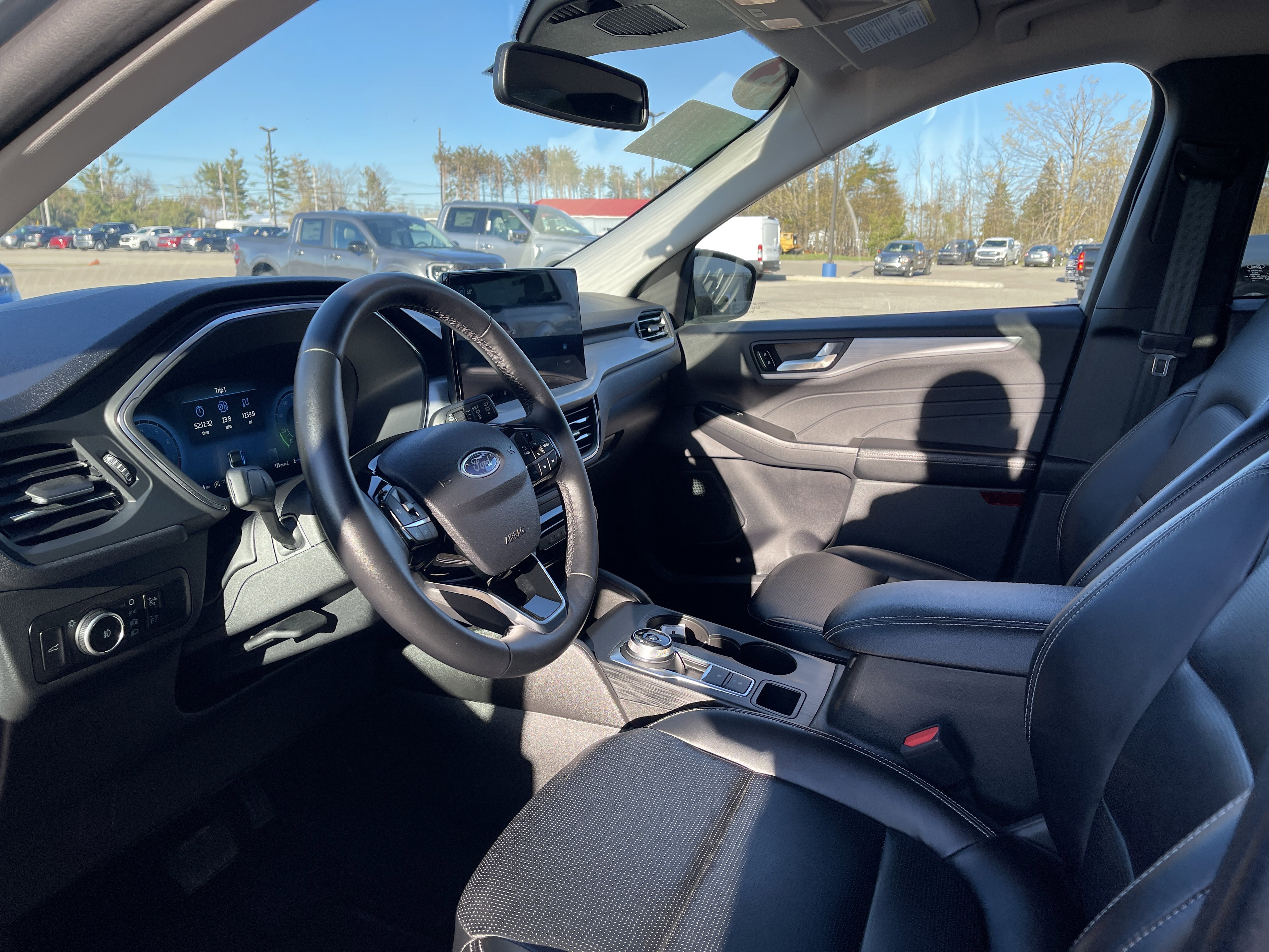 Certified 2025 Ford Escape Platinum AWD/4WD image 12