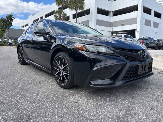 Used 2024 Toyota Camry SE image 5