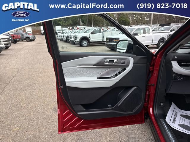 Certified 2025 Ford Explorer Platinum w/ Ultimate Package image 19