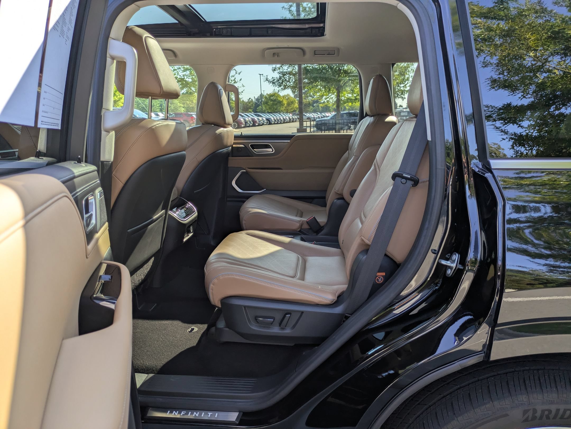 Used 2025 INFINITI QX80 Luxe AWD/4WD image 28