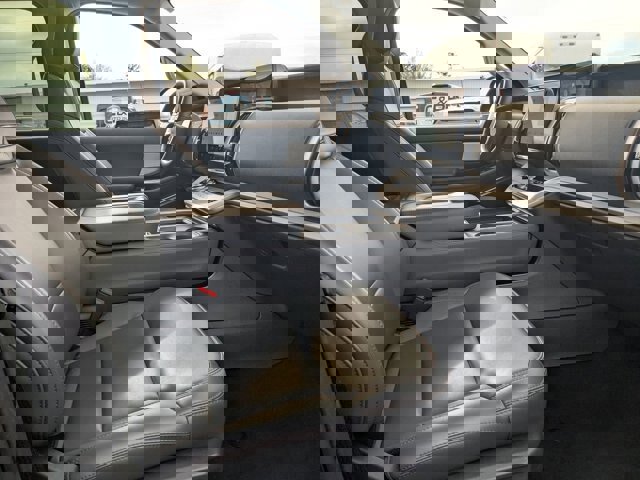 Certified 2025 Ford Expedition Active image 39