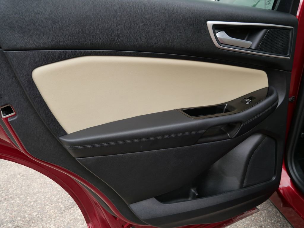 Certified 2018 Ford Edge SEL w/ Equipment Group 201A FWD image 11