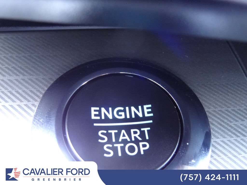 Certified 2022 Ford Explorer XLT w/ Equipment Group 202A RWD image 21