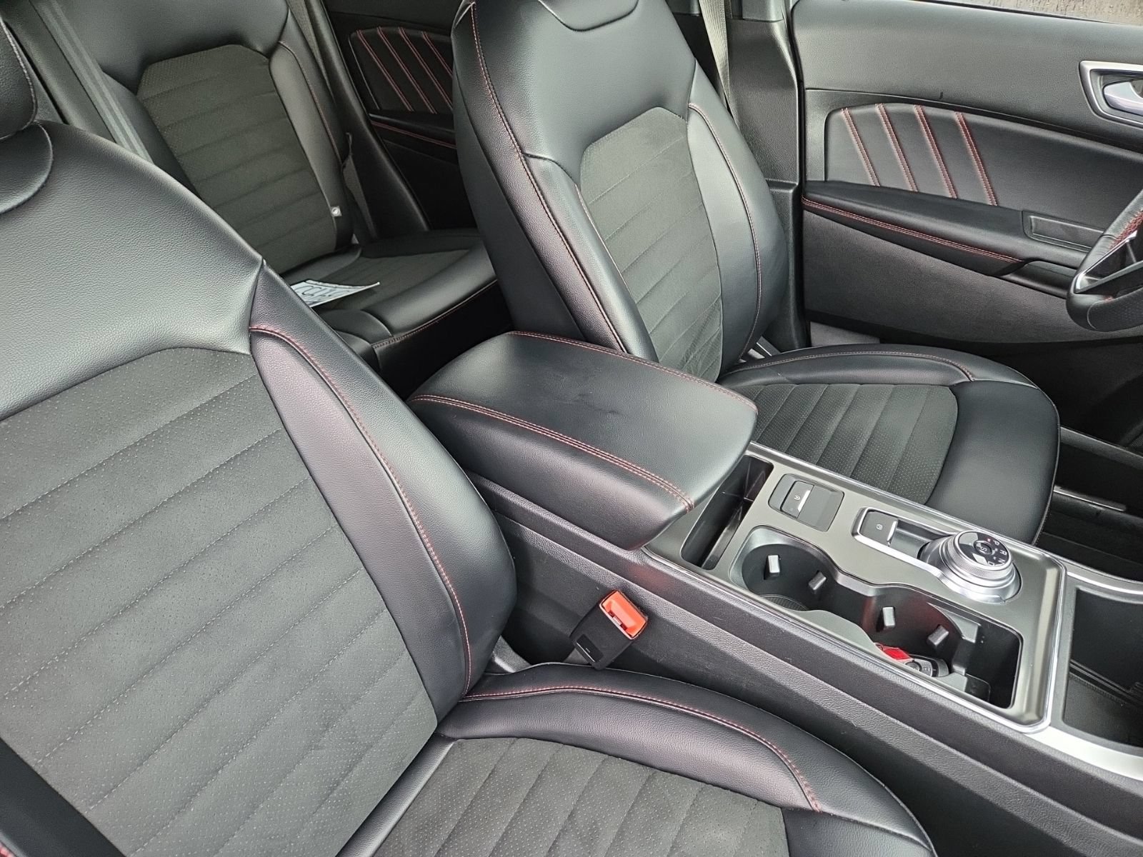 Certified 2024 Ford Edge ST-Line AWD/4WD image 36