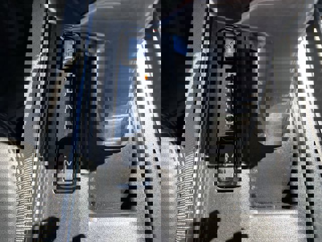 Certified 2024 Ford F150 Platinum w/ FX4 Off-Road Package image 32