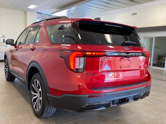 Certified 2025 Ford Explorer ST-Line AWD/4WD image 5