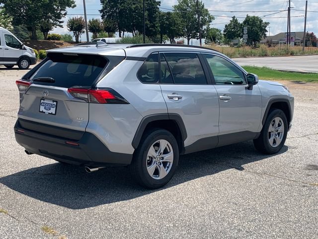 Used 2025 Toyota RAV4 XLE AWD/4WD image 5