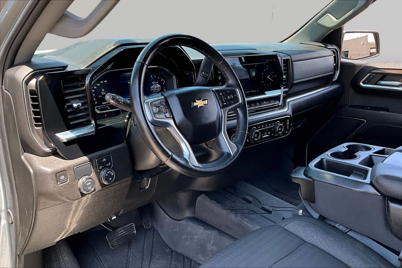 Used 2024 Chevrolet Silverado 1500 LT w/ Protection Package RWD image 17