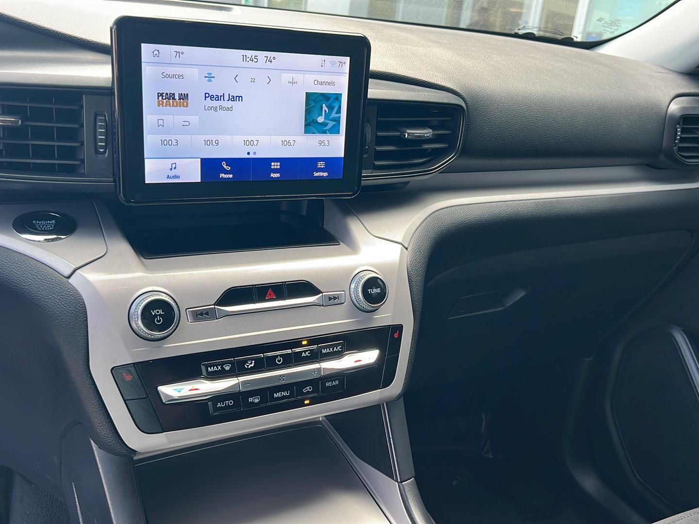 Certified 2024 Ford Explorer XLT image 25