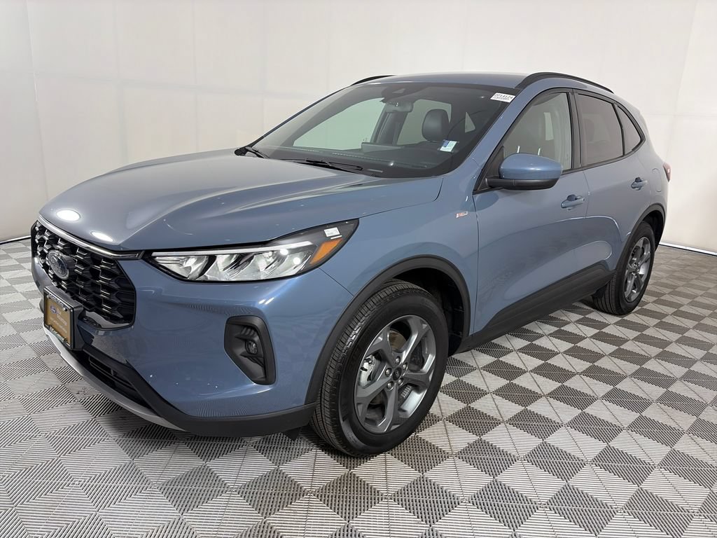 Certified 2025 Ford Escape ST-Line Select w/ Tech Pack #1 AWD/4WD image 3
