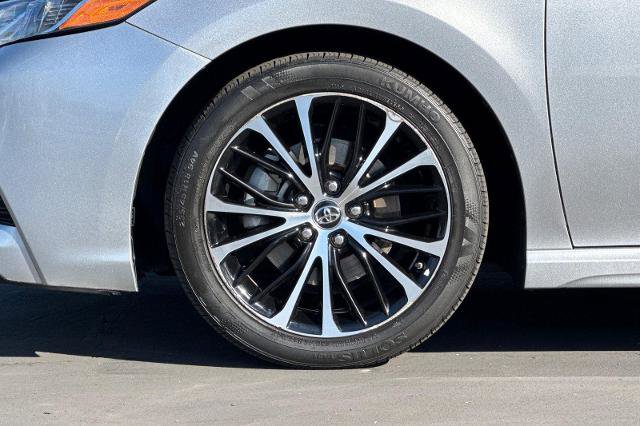 Used 2018 Toyota Camry SE image 31