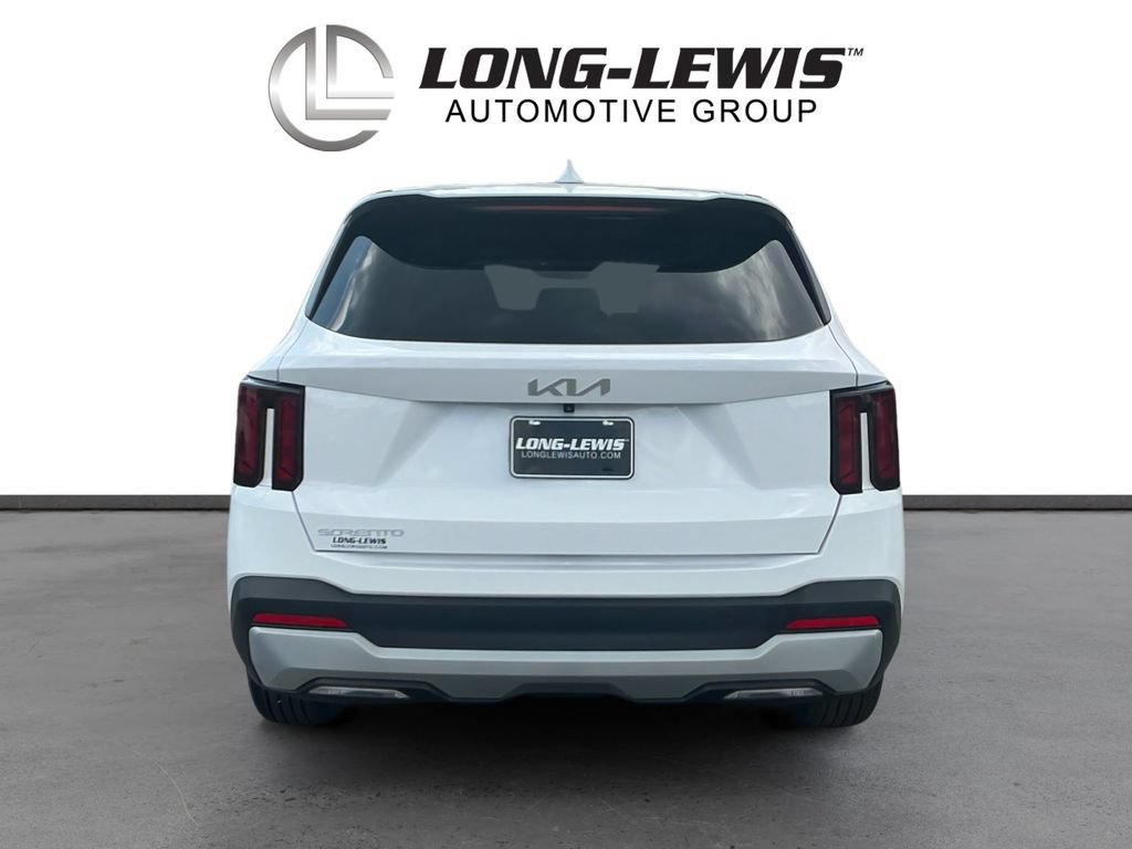 Used 2025 Kia Sorento LX FWD image 5