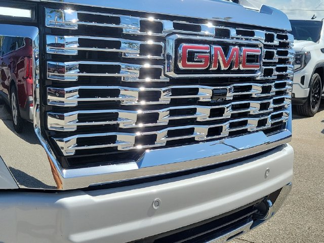 Used 2025 GMC Sierra 2500 Denali AWD/4WD image 17