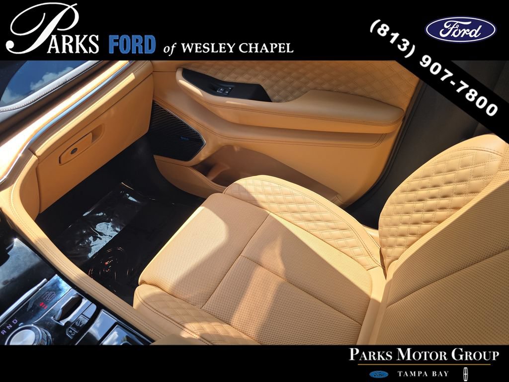 Used 2025 Jeep Grand Cherokee L Summit AWD/4WD image 14