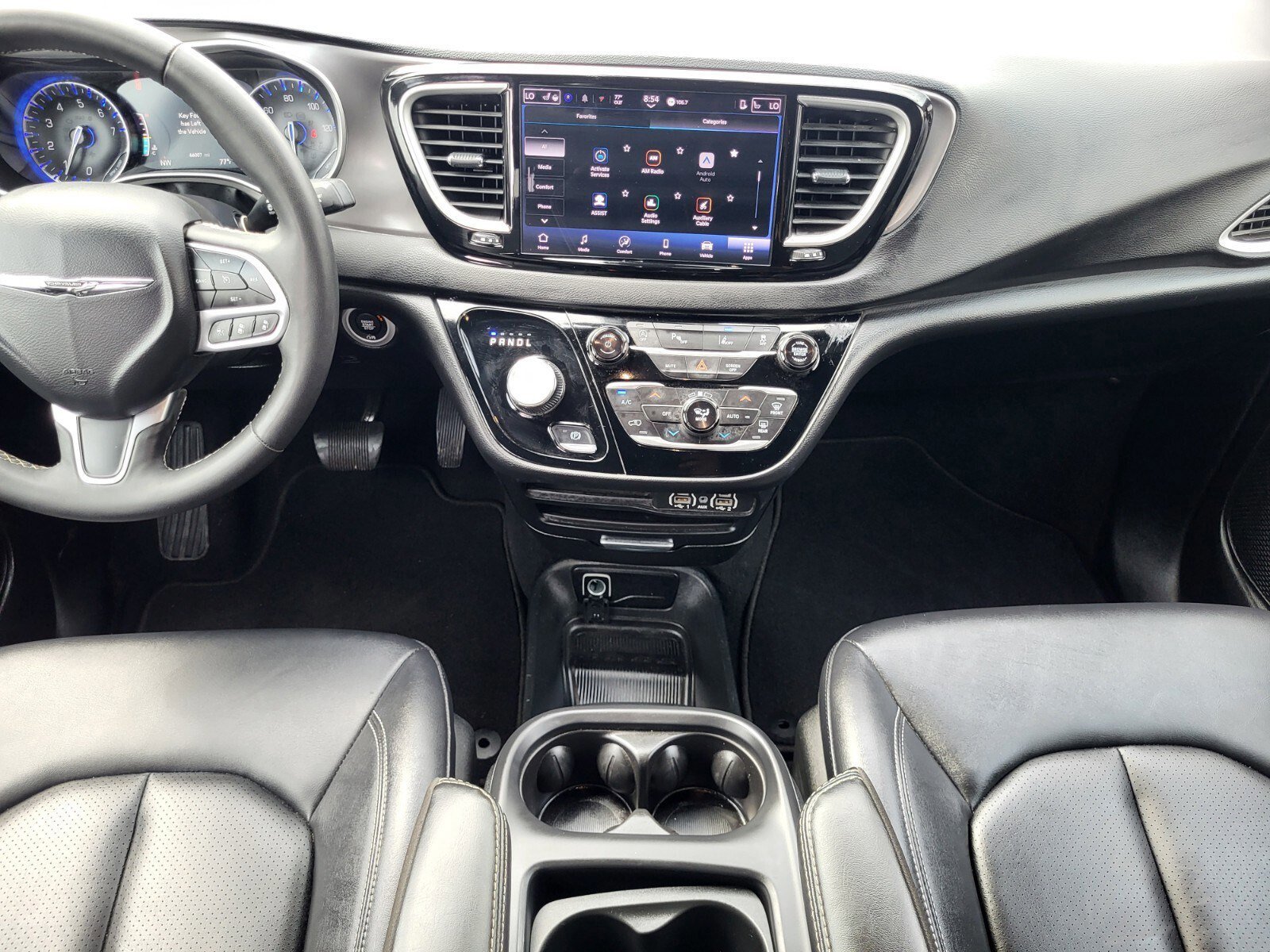 Used 2025 Chrysler Pacifica Select image 15