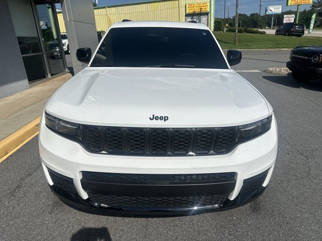Used 2024 Jeep Grand Cherokee L Limited w/ Black Appearance Package AWD/4WD image 3