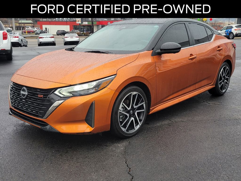 Used 2025 Nissan Sentra SR w/ SR Premium Package image 2