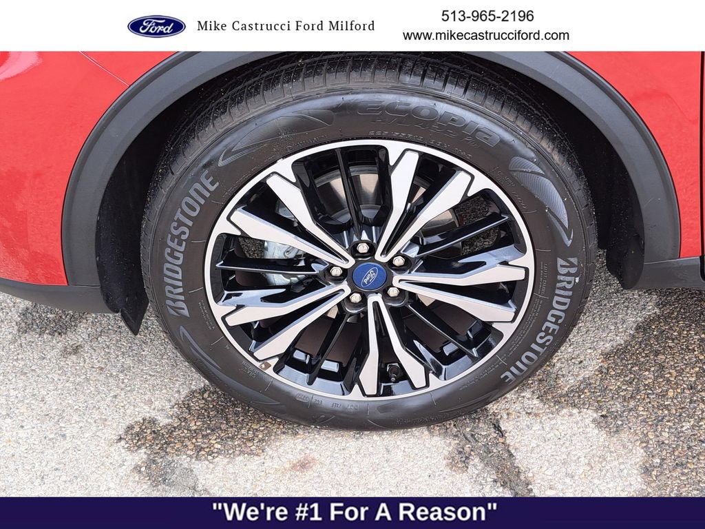 Certified 2022 Ford Escape SE w/ SE Sport Appearance Package image 9