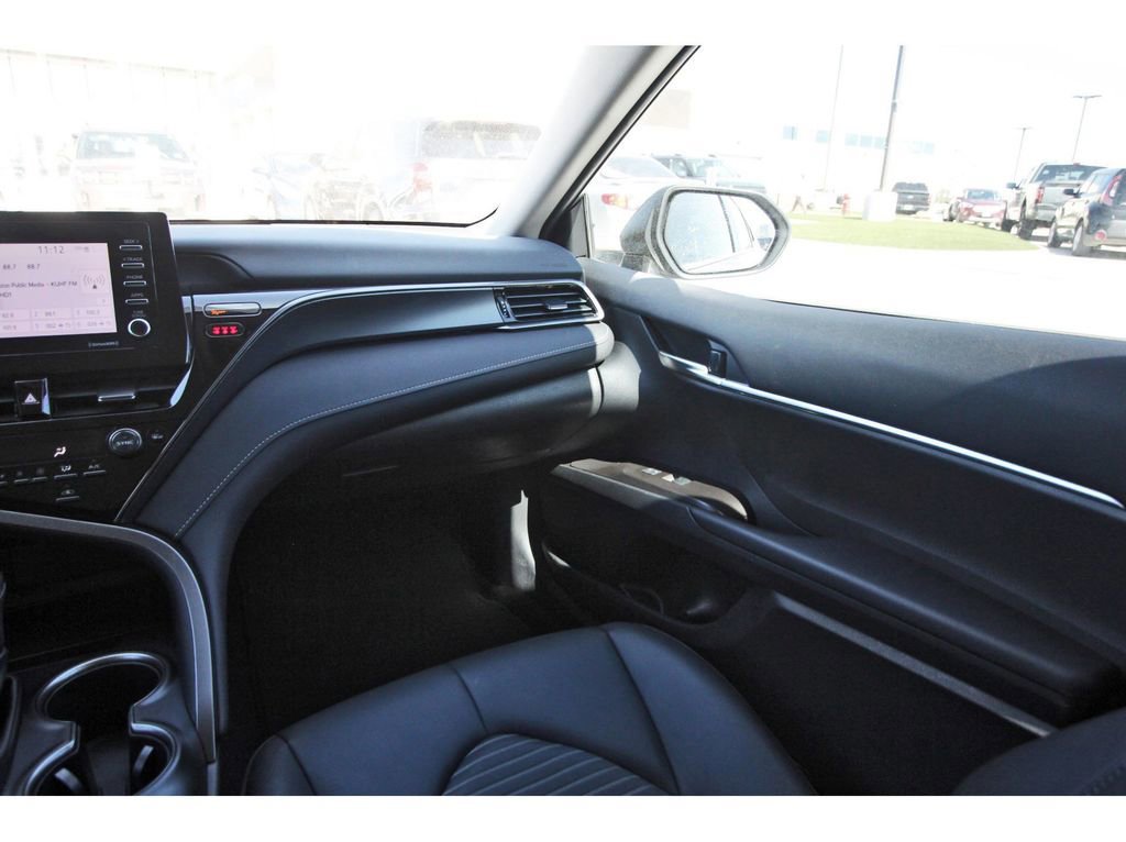 Used 2024 Toyota Camry SE image 13