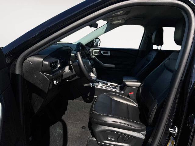 Certified 2023 Ford Explorer XLT w/ Equipment Group 202A image 9