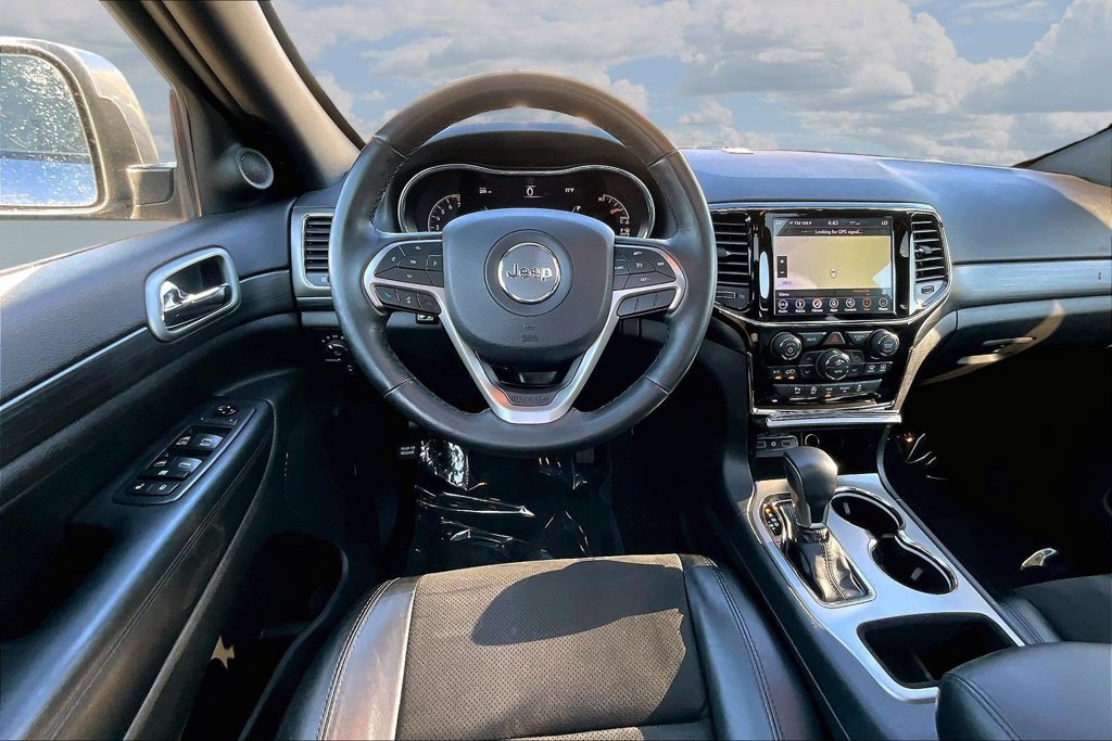 Used 2019 Jeep Grand Cherokee Altitude AWD/4WD image 10
