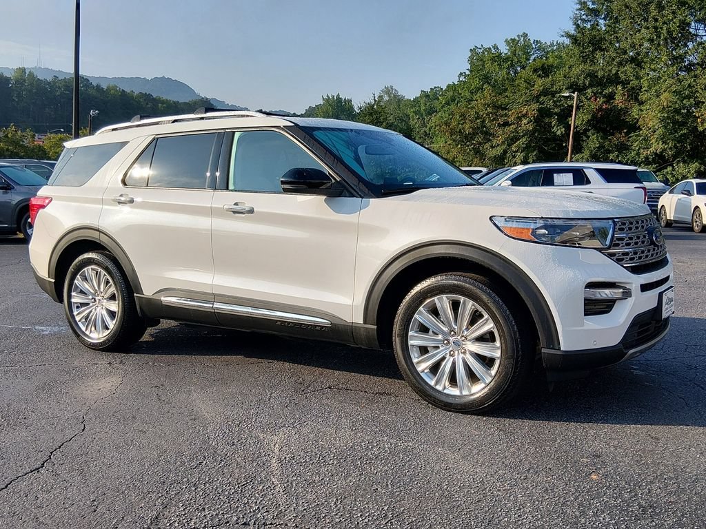 Certified 2023 Ford Explorer Limited w/ Limited Technology Package RWD image 2