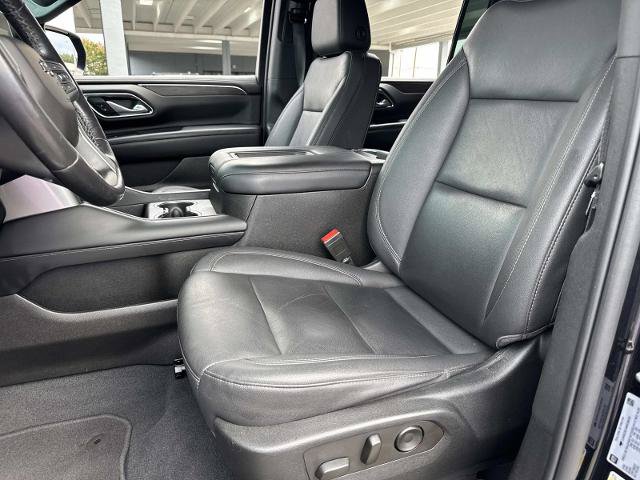 Used 2022 Chevrolet Suburban Z71 w/ Luxury Package AWD/4WD image 20