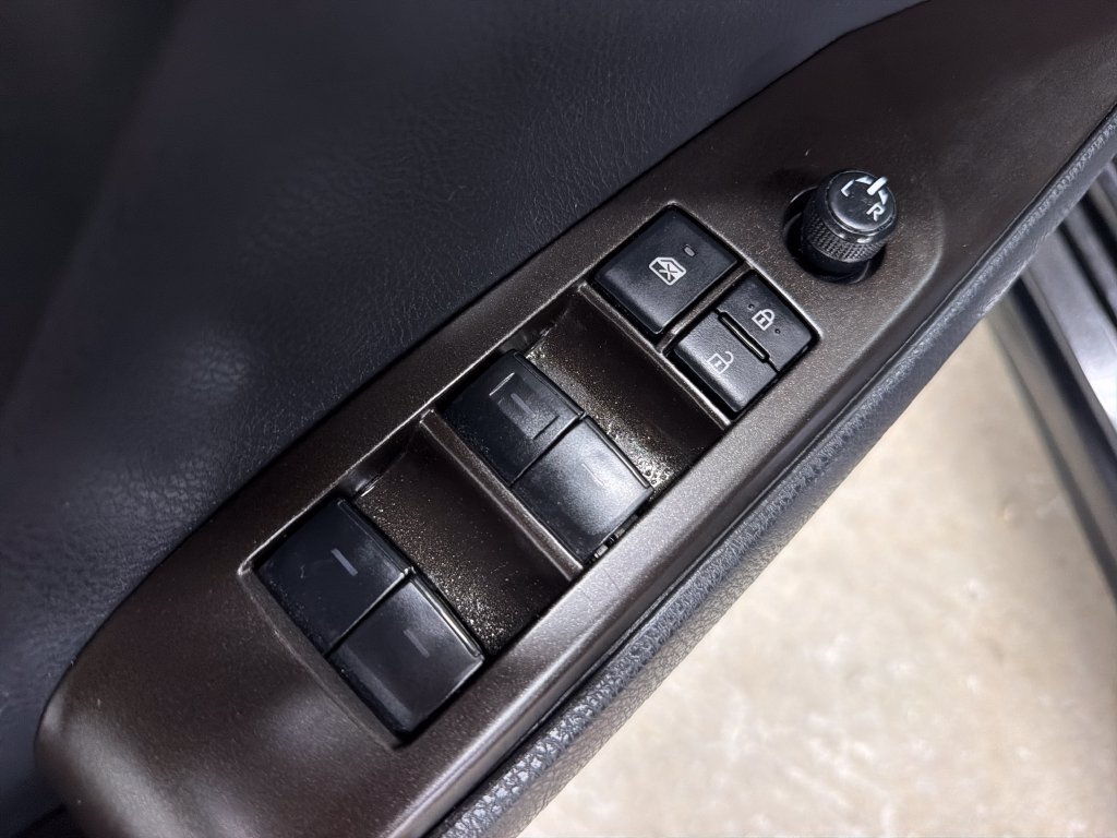 Used 2022 Toyota Camry SE FWD image 17