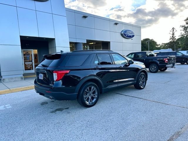 Certified 2023 Ford Explorer XLT w/ Equipment Group 202A AWD/4WD image 22