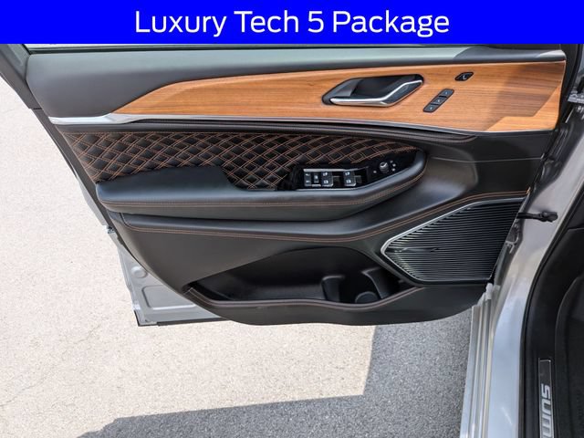 Used 2025 Jeep Grand Cherokee L Summit AWD/4WD image 6