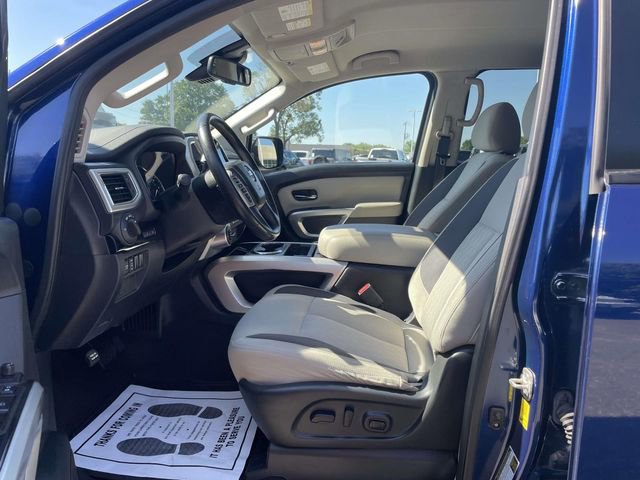 Used 2021 Nissan Titan SV w/ SV Convenience Package AWD/4WD image 14
