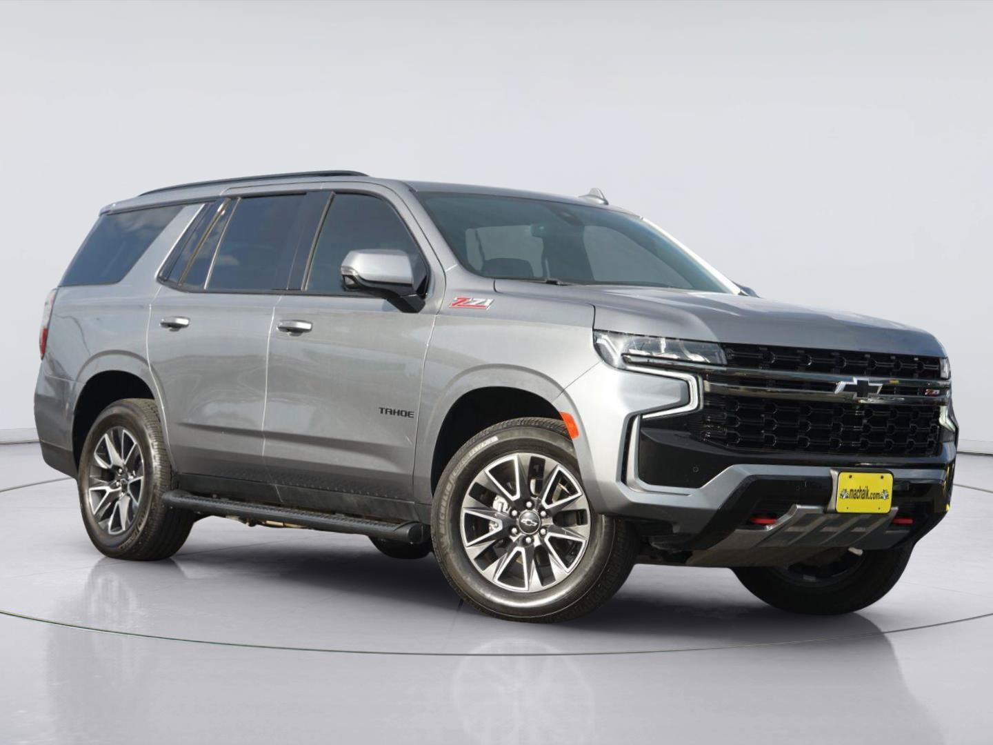 Used 2022 Chevrolet Tahoe Z71 w/ Luxury Package AWD/4WD image 2