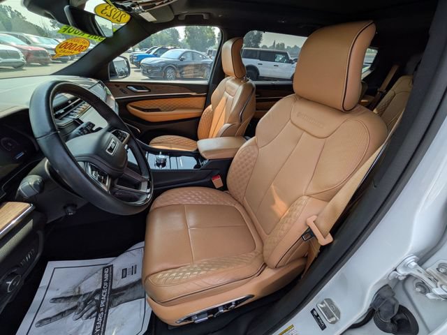 Used 2023 Jeep Grand Cherokee L Summit w/ Luxury Tech Group V AWD/4WD image 7