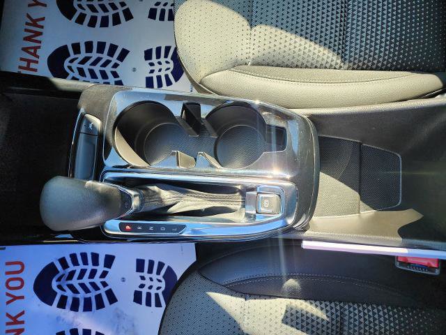 Used 2025 Chevrolet Trax LT FWD image 12