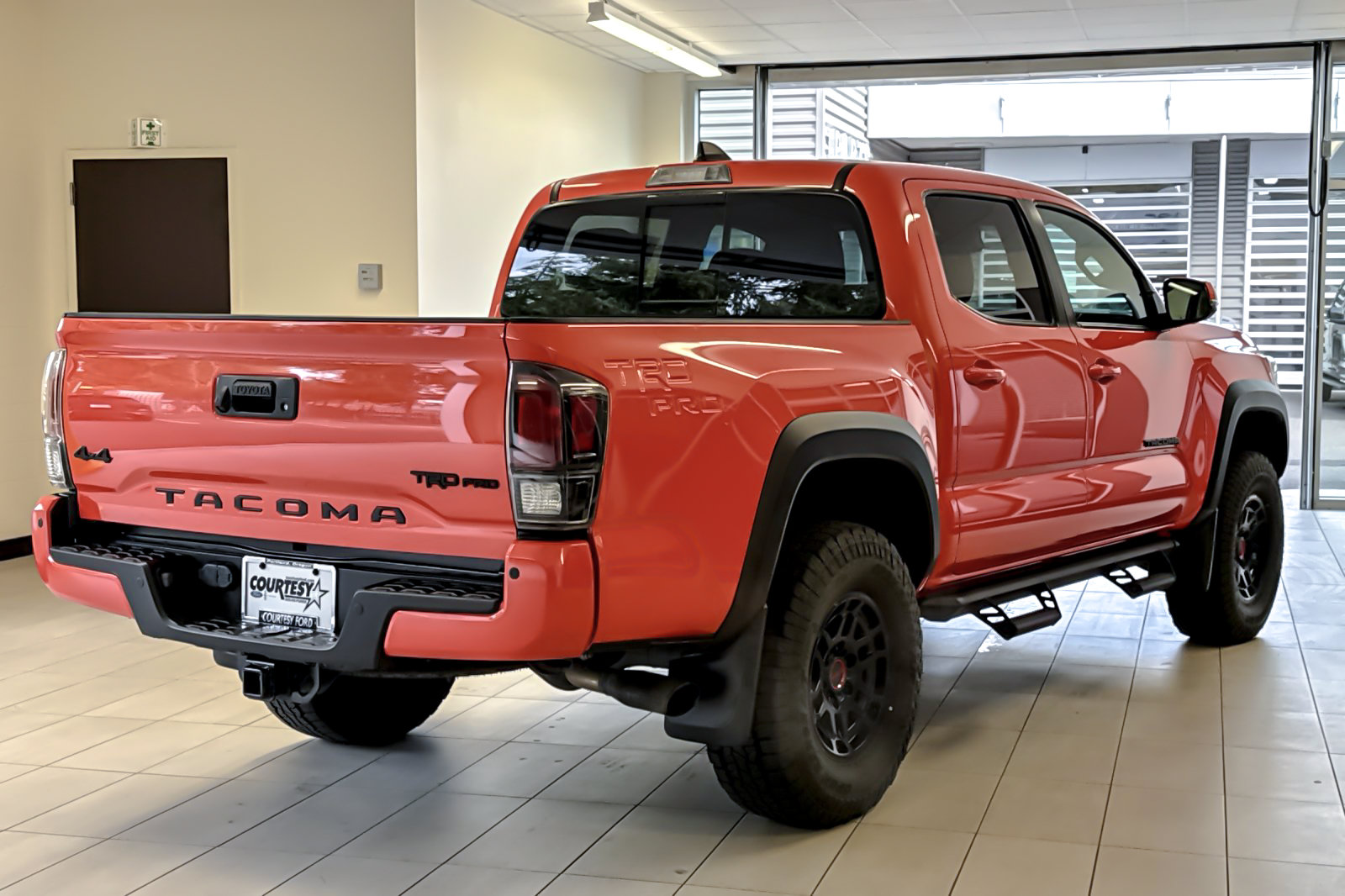 Used 2023 Toyota Tacoma TRD Pro AWD/4WD image 4