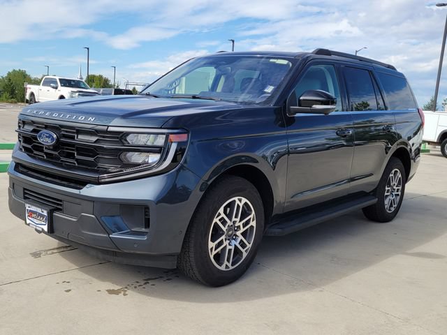 Certified 2025 Ford Expedition Active AWD/4WD image 4