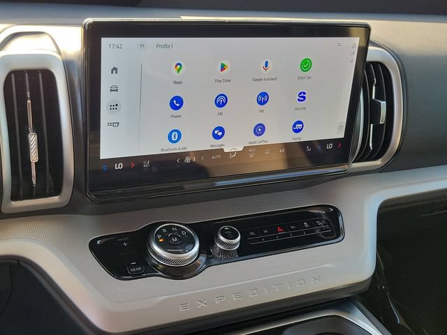 Certified 2025 Ford Expedition Active AWD/4WD image 8