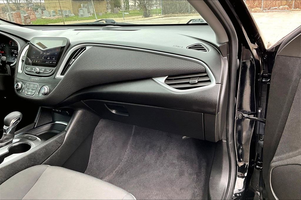 Used 2023 Chevrolet Malibu LT FWD image 15