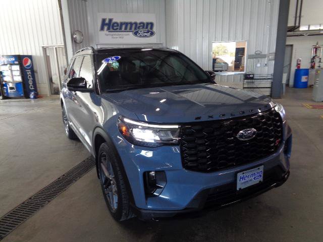 Certified 2025 Ford Explorer ST AWD/4WD image 1