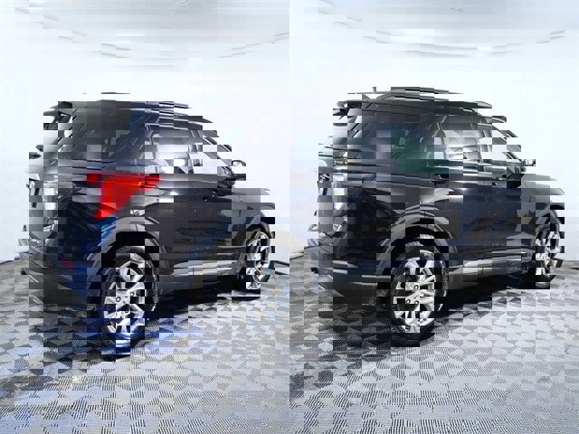 Certified 2023 Ford Explorer XLT w/ Equipment Group 202A image 4