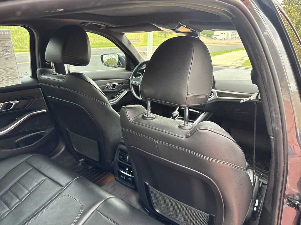Used 2019 BMW 330i xDrive Sedan w/ Premium Package AWD/4WD image 25