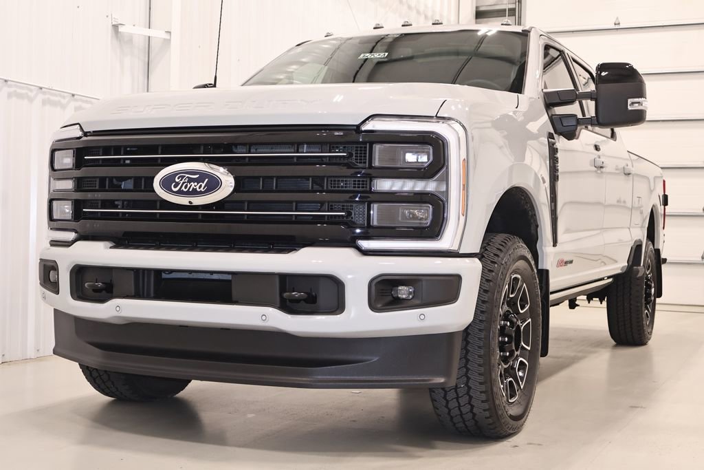 Certified 2025 Ford F350 4x4 Crew Cab Super Duty image 6
